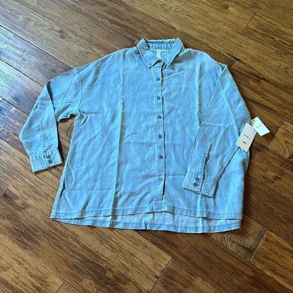 NWT RVCA lightweight denim button up shirt - Picture 1 of 13